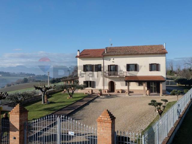 Casa in vendita a Borgo Minonna, Marche