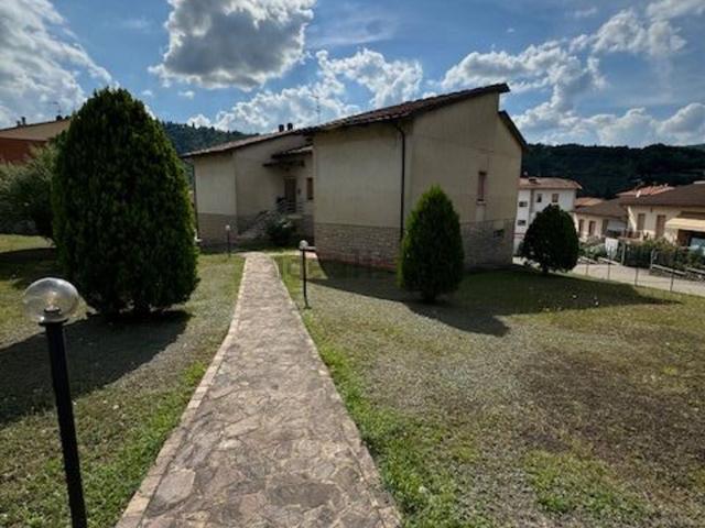 Casa in vendita a Pratovecchio Stia, Pratovecchio