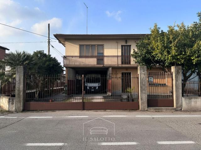 Casa in vendita a Rosà, Veneto