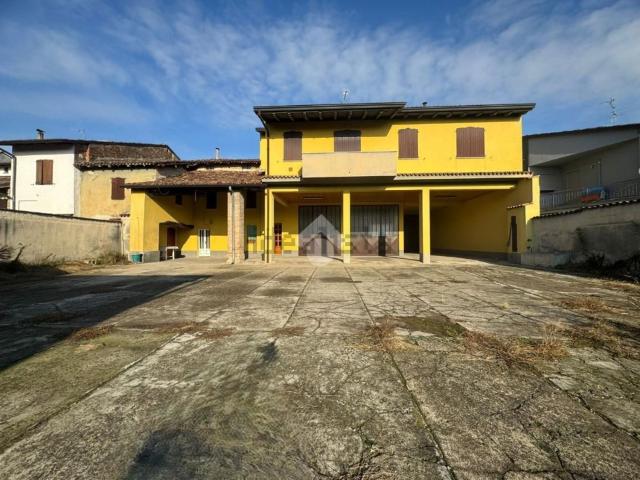 Casa in vendita a Offanengo, Lombardia