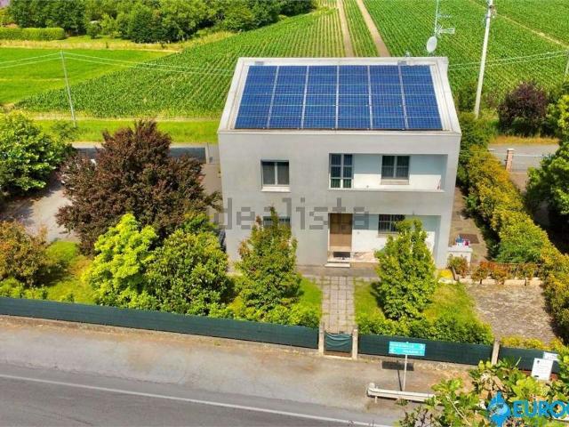 Casa in vendita a Bassa Reggiana, Re