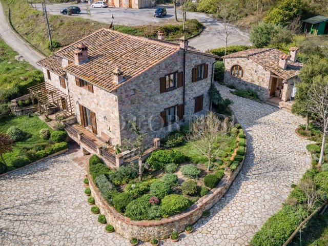 Casa in vendita a Piegaro, Umbria