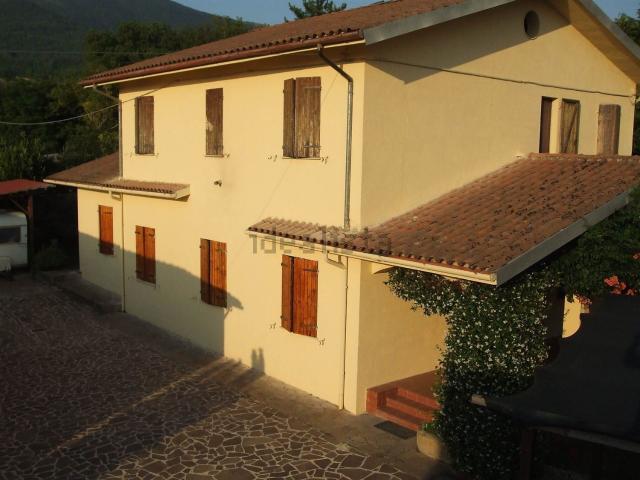 Casa in vendita a Piane, Marche