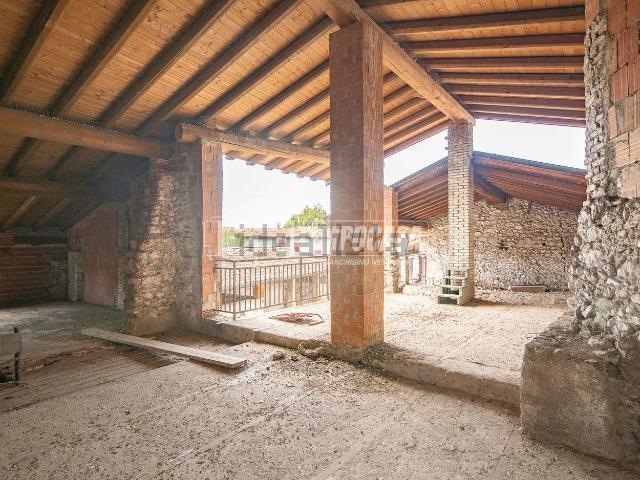 Casa in vendita a Rovato, Brescia
