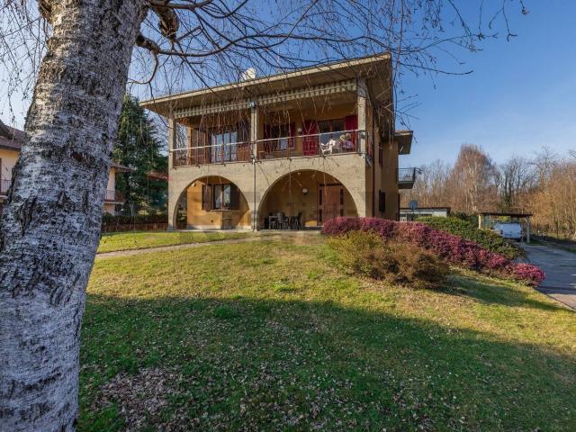 Casa in vendita a Valdarno, Albizzate