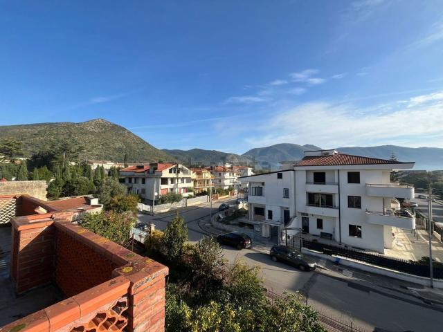 Casa in vendita a Calvi Risorta, Campania