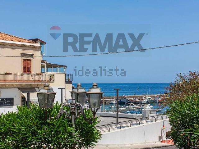 Casa in vendita a Aci Castello, Sicilia