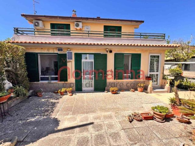 Casa in vendita a Pozzuoli, Campania