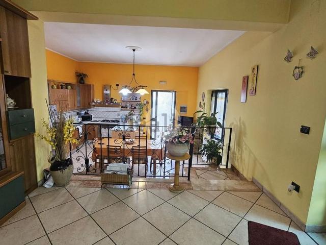 Casa in vendita a Montesarchio, Campania