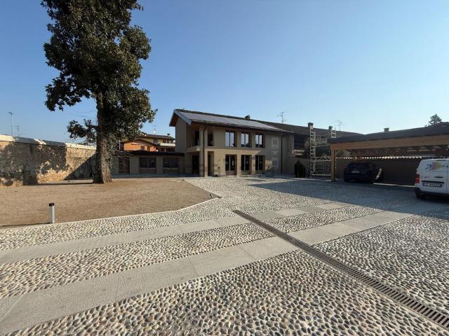 Casa in vendita a Montichiari, Lombardia