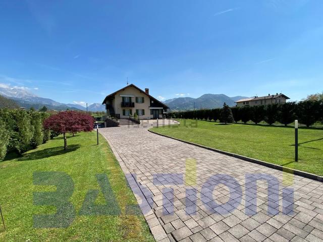 Casa in vendita a Clusone, Lombardia