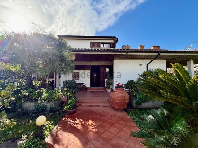 Casa in vendita a Follonica, Toscana