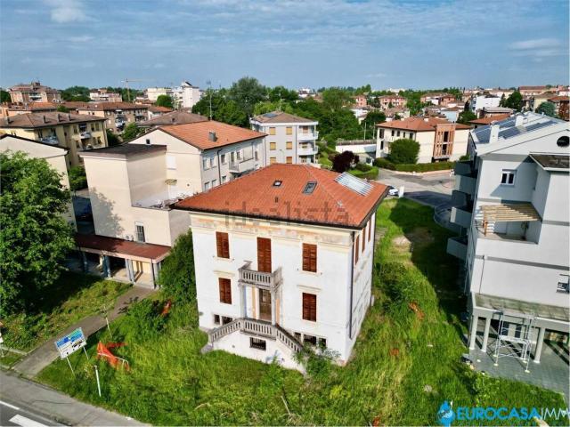 Casa in vendita a Unione delle Terre d'Argine, Carpi
