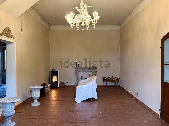 Casa in vendita a Re, Reggio Emilia