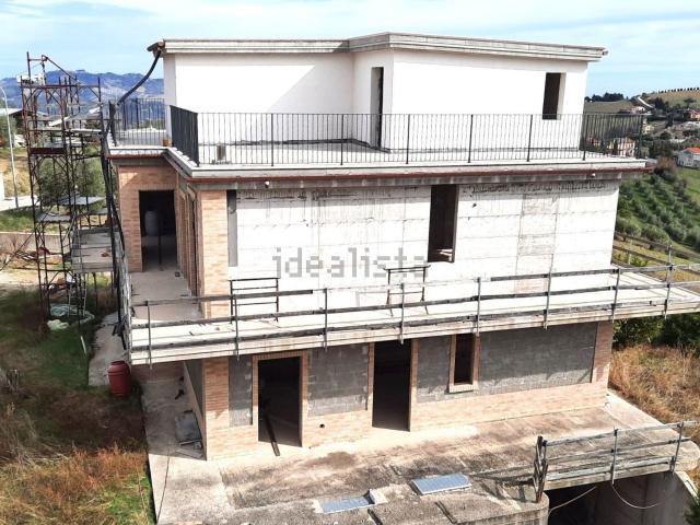 Casa in vendita a San Barnaba, Marche
