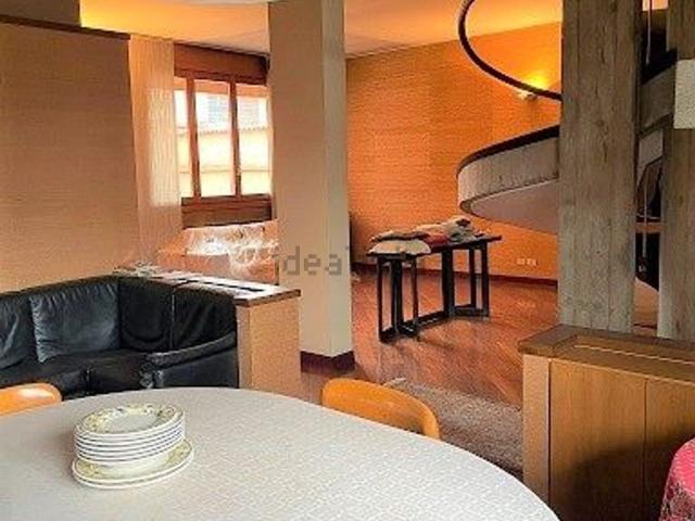 Casa in vendita a Piazza, Desio