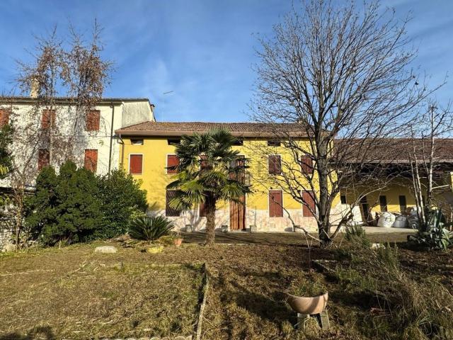 Casa in vendita a Sandrigo, Veneto