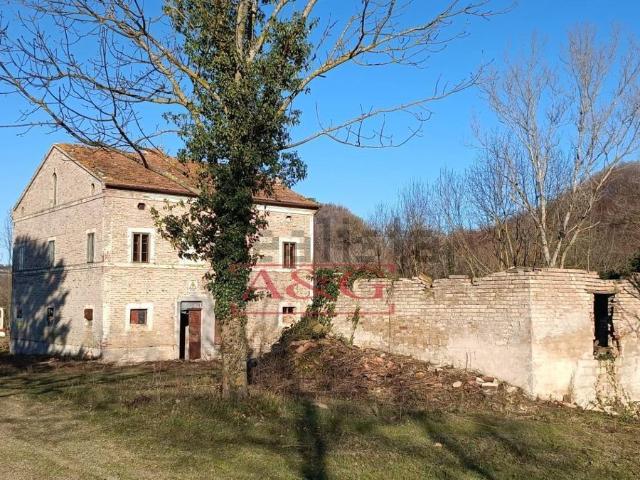 Casa in vendita a Marche, Macerata
