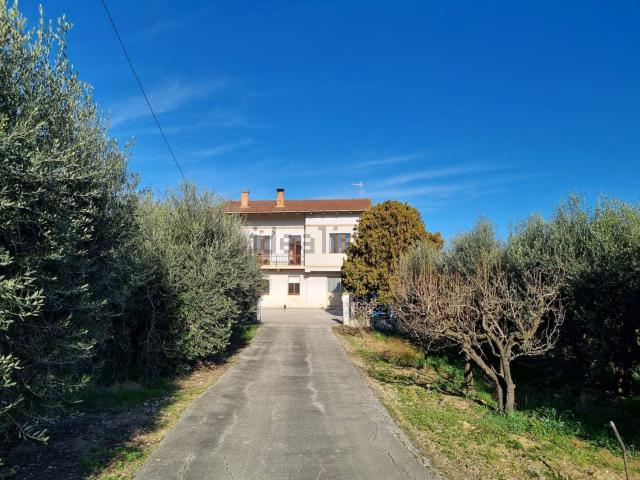 Casa in vendita a Marche, Macerata