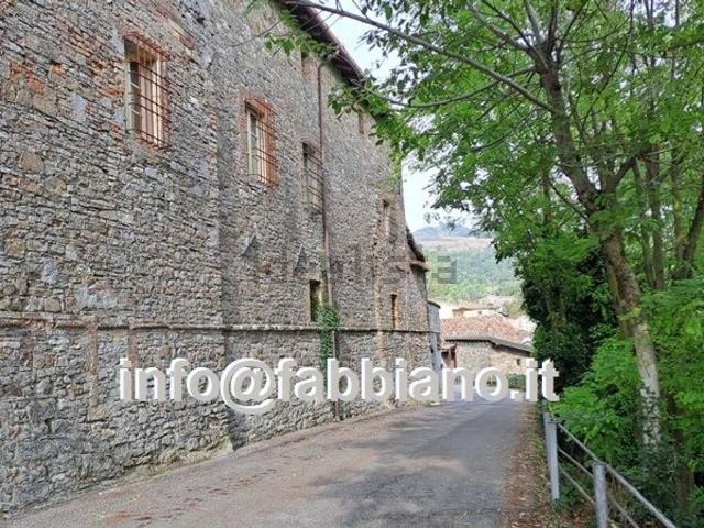 Casa in vendita a Alta Val Tidone, Genepreto