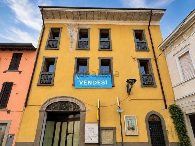 Casa in vendita a Chiari, Lombardia