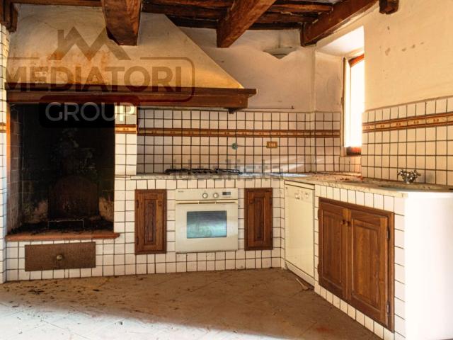 Casa in vendita a Ponte San Pietro, Bagni Di Lucca Ponte