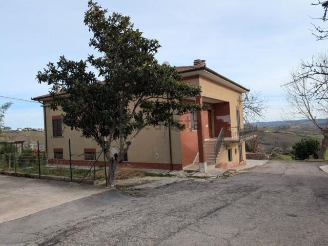Casa in vendita a Strada, Marche