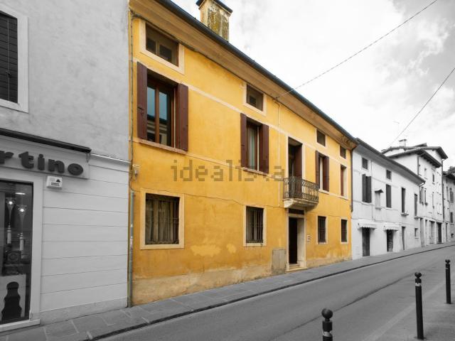 Casa in vendita a Pilastroni, Bassano Del Grappa