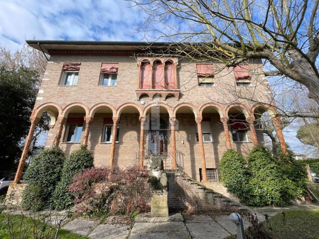 Casa in vendita a Ferrara, Reggio Emilia