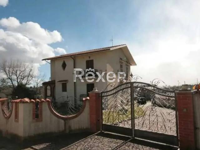 Casa in vendita a Colledara, Abruzzo