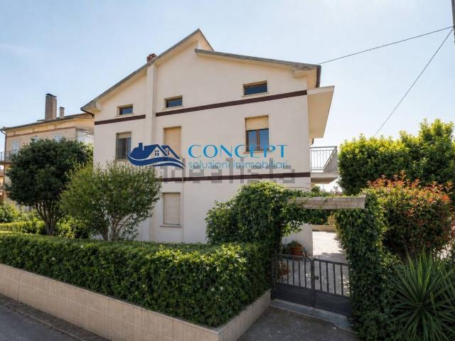 Casa in vendita a Unione dei Comuni della Val Vibrata, Controguerra