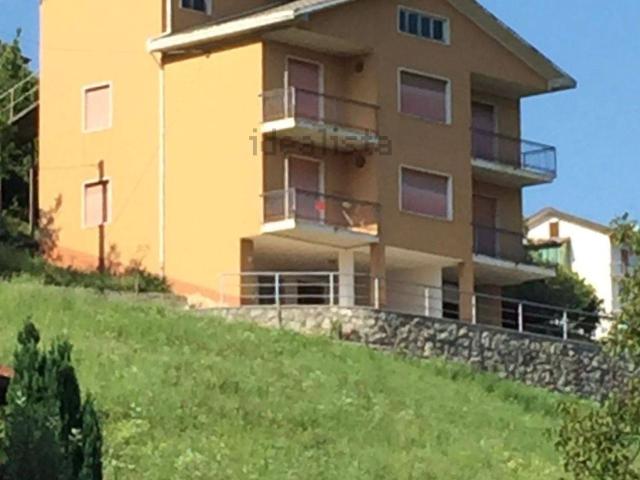 Casa in vendita a Gazzaniga, Lombardia