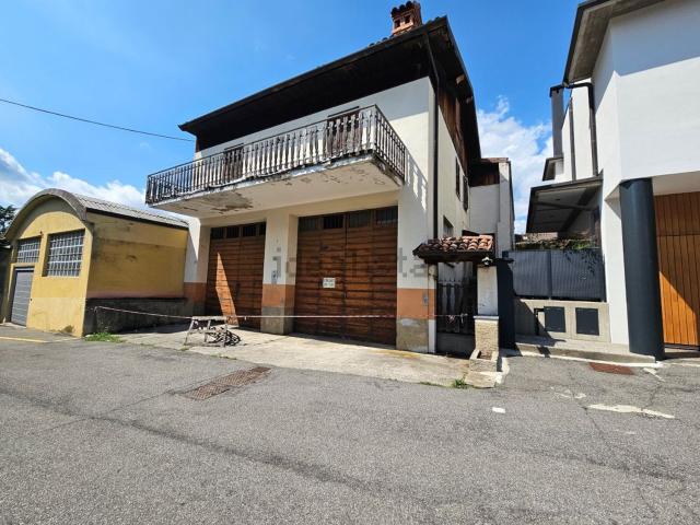 Casa in vendita a Leffe, Lombardia