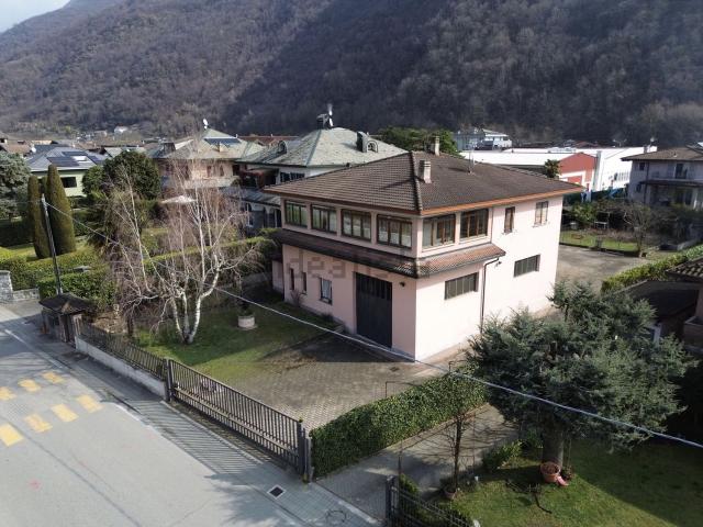 Casa in vendita a Dubino, Lombardia