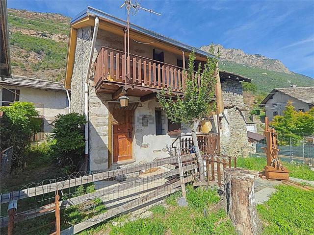 Casa in vendita a Donnas, Aosta