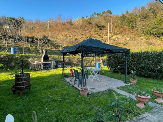 Casa in vendita a Castello, Follo