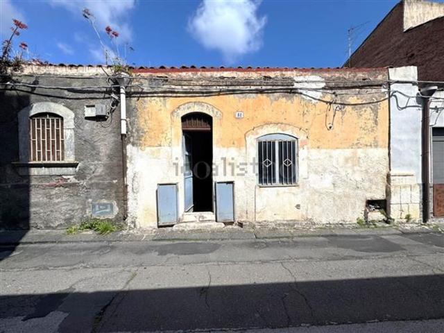 Casa in vendita a Borgo-Sanzio, Catania