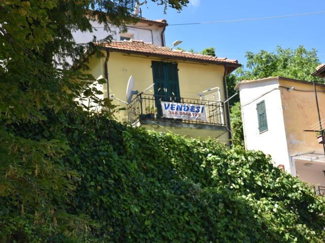 Casa in vendita a Borgomaro, Liguria
