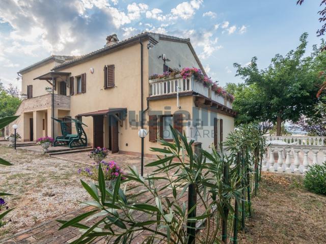 Casa in vendita a Marche, Macerata