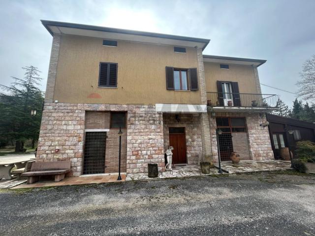Casa in vendita a Assisi, Umbria