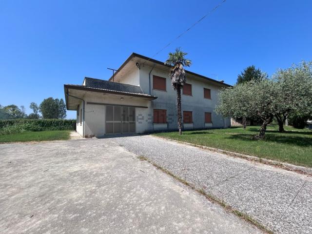 Casa in vendita a Onè di Fonte, Veneto