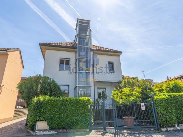 Casa in vendita a San Rocco, Monza