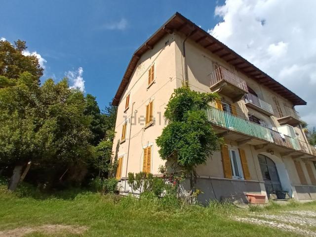 Casa in vendita a Comerio, Lombardia