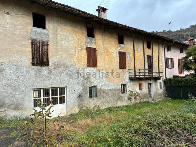 Casa in vendita a Alzano Lombardo, Lombardia