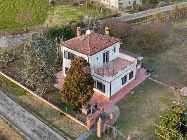 Casa in vendita a Unione di Comuni della Romagna Forlivese, Quattro