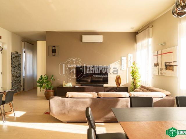 Casa in vendita a Nova Milanese, Lombardia