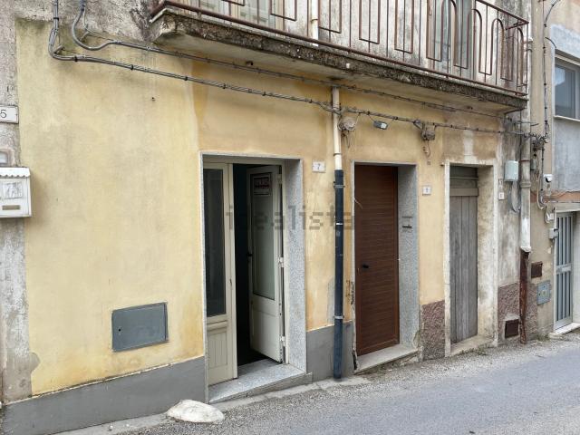 Casa in vendita a Chiaramonte Gulfi, Sicilia