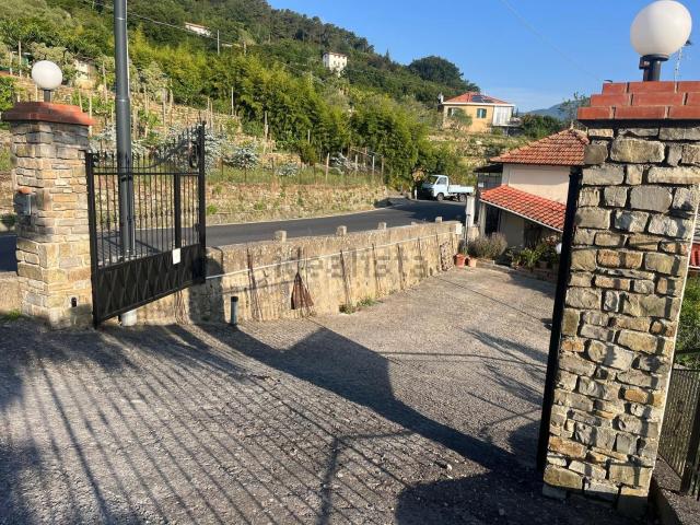 Casa in vendita a Baiardo, Liguria