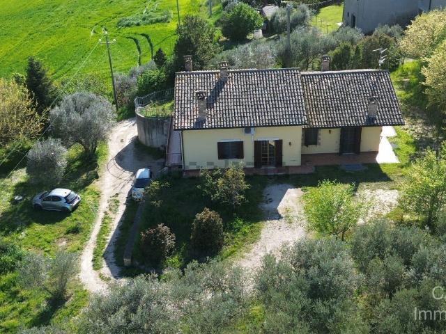 Casa in vendita a Izzalini, Umbria