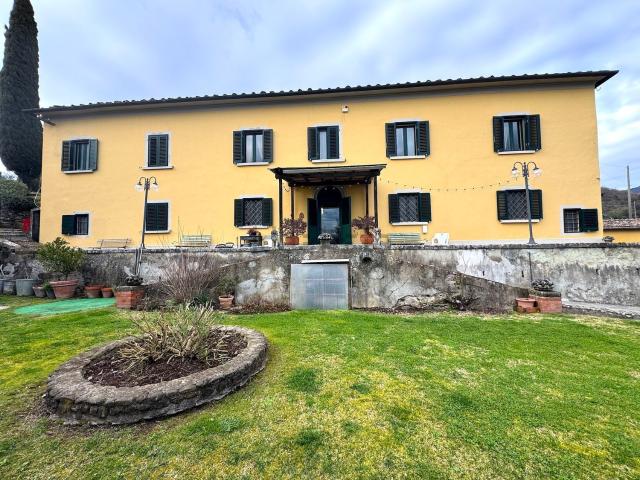 Casa in vendita a Pistoia, Toscana